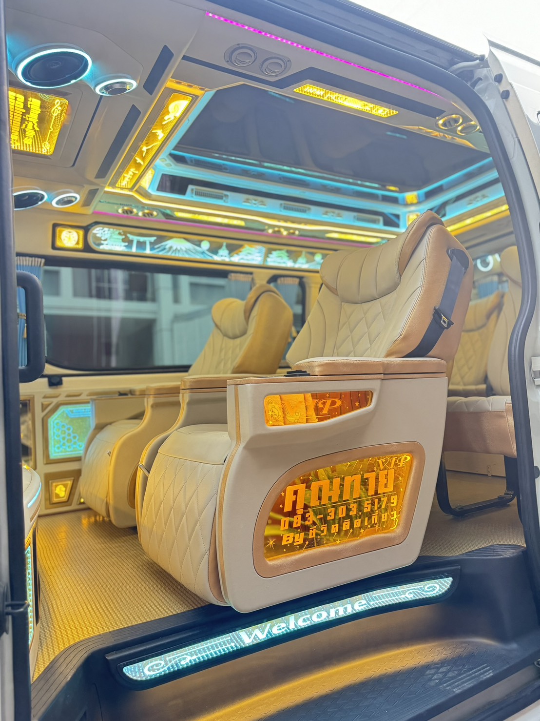 ภายในรถ Toyota Commuter รูปที่ 1