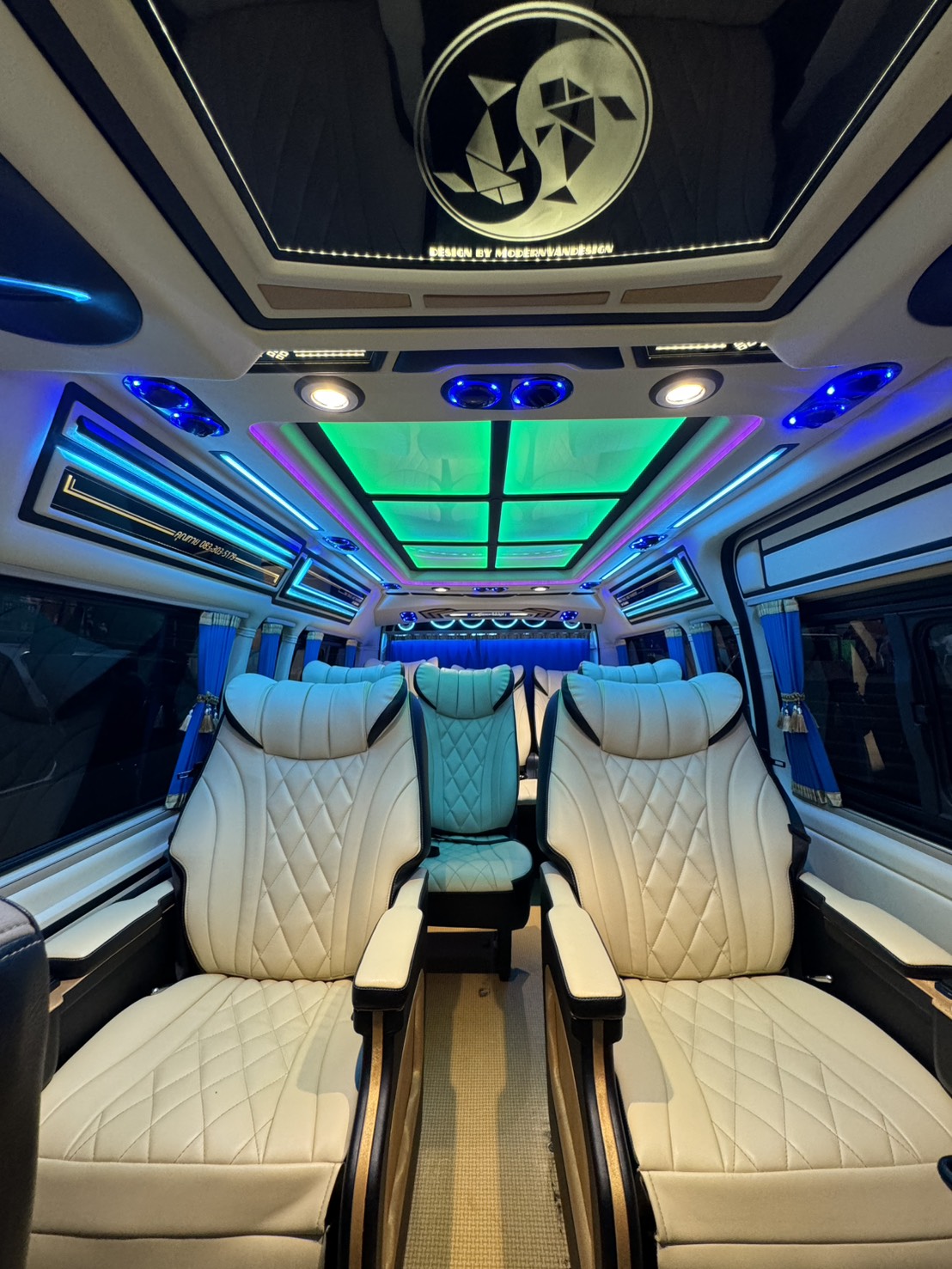 ภายในรถ Toyota Commuter รูปที่ 3